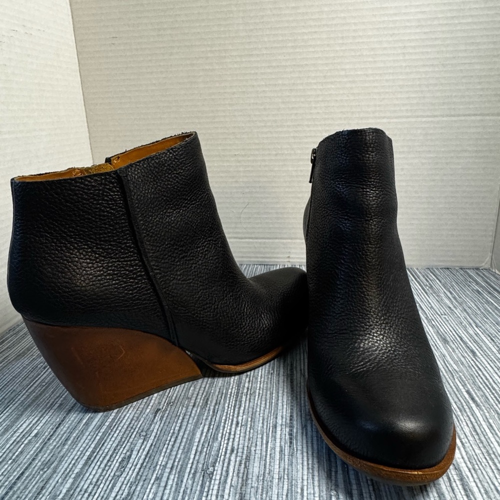 Kork-Ease Black Natalya Ankle Boots, size 7 - Picture 5 of 10
